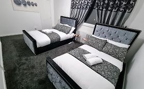 *10Or* Setup For Your Most Relaxed & Amazing Stay + Free Parking + Free Fast Wifi *